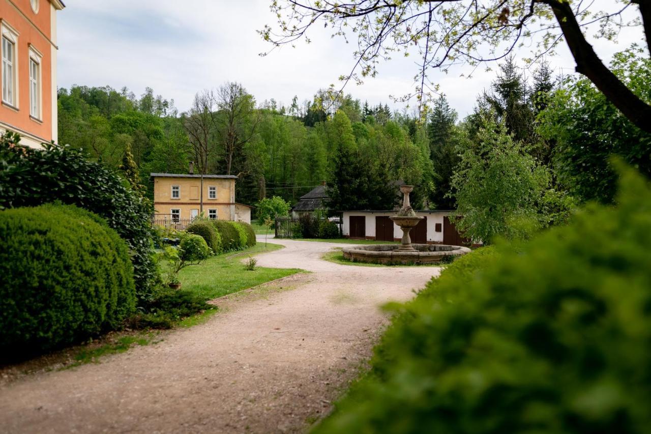 Pension Zamek Rudník エクステリア 写真